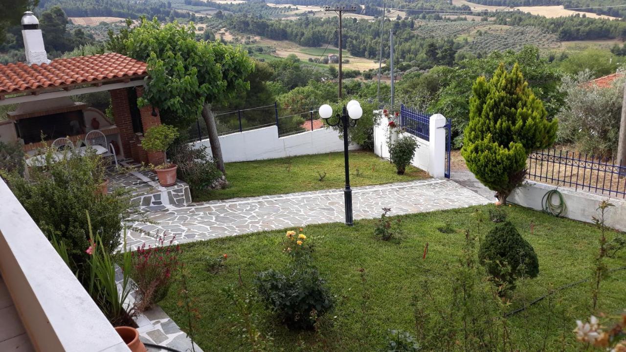 Σπίτι Στο Βουνό Αλλά Μια Ανάσα Από Τη Θάλασσα Villa Paleochori Dış mekan fotoğraf